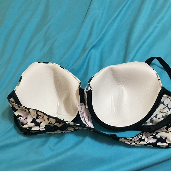 𝚃𝚑𝚒𝚜 𝚒𝚜 𝚊 𝚏𝚕𝚘𝚠𝚎𝚛𝚢 𝚍𝚎𝚌𝚘𝚛𝚊𝚝𝚒𝚟𝚎 𝚋𝚛𝚊🩵 - Picture 2 of 2